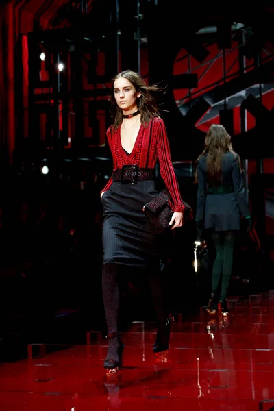 Look 84